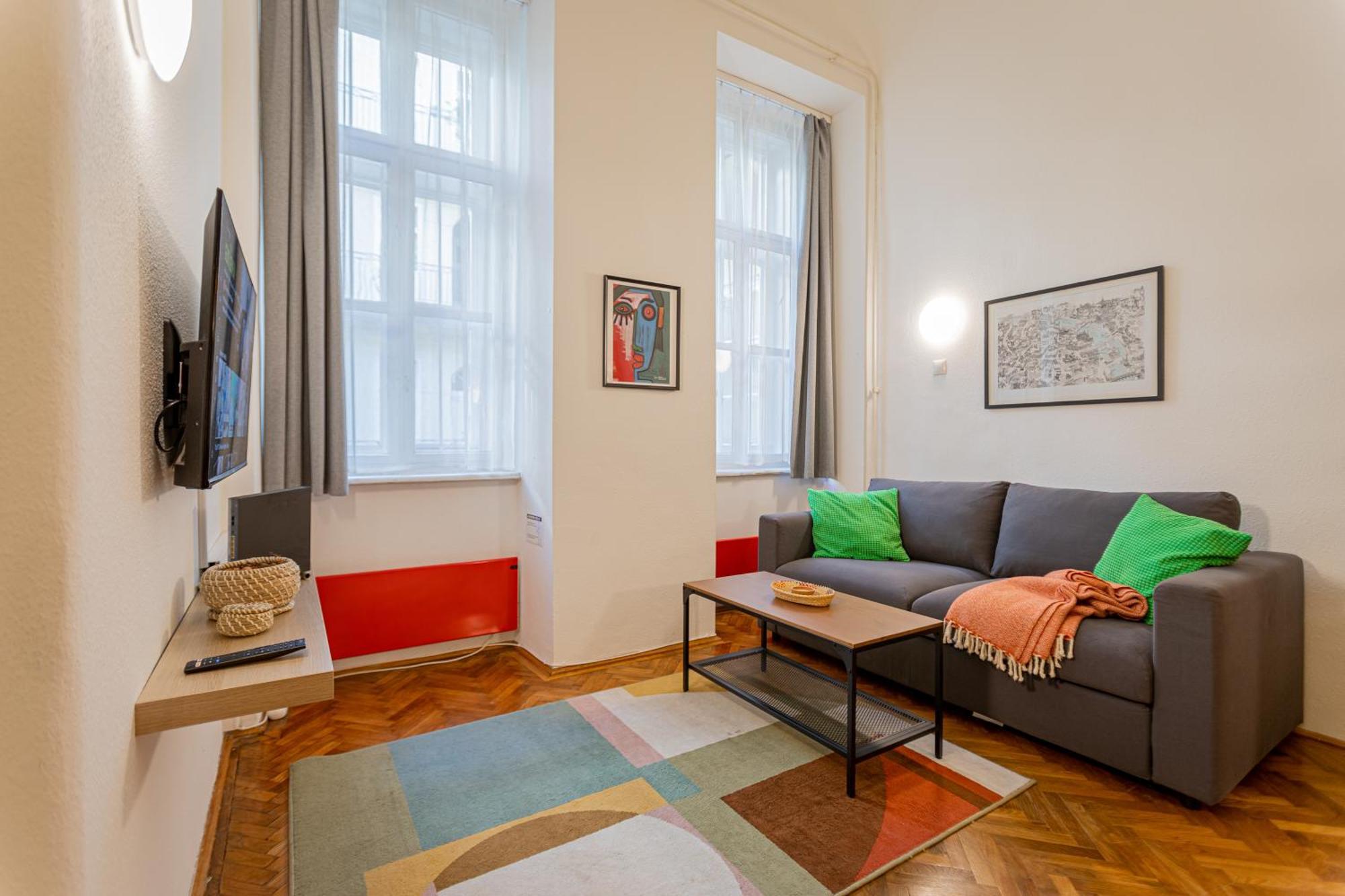 Dorotea - Cosy In The Heart Of * Budapešť